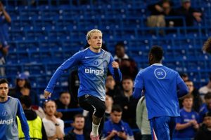 Alejandro Garnacho Warming Up for Chelsea