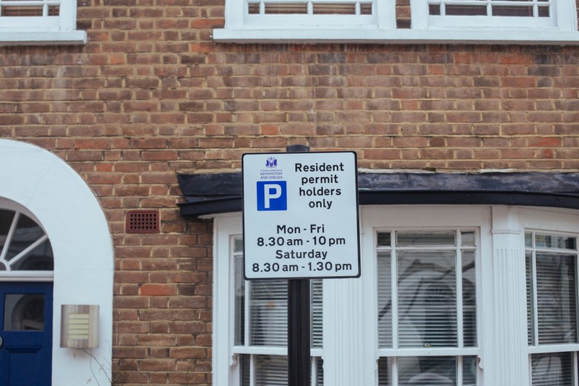 Kensington and Chelsea Parking Restrictions Sign
