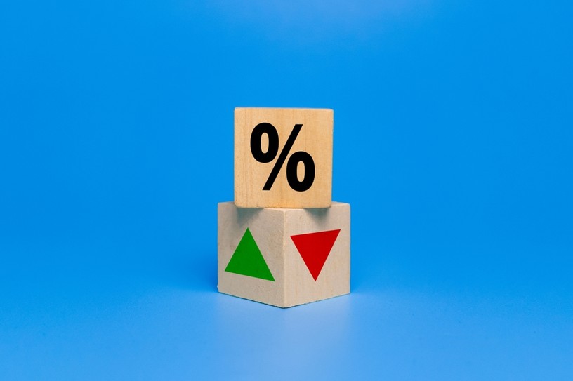 Percentage Wooden Block with Up and Down Arrow