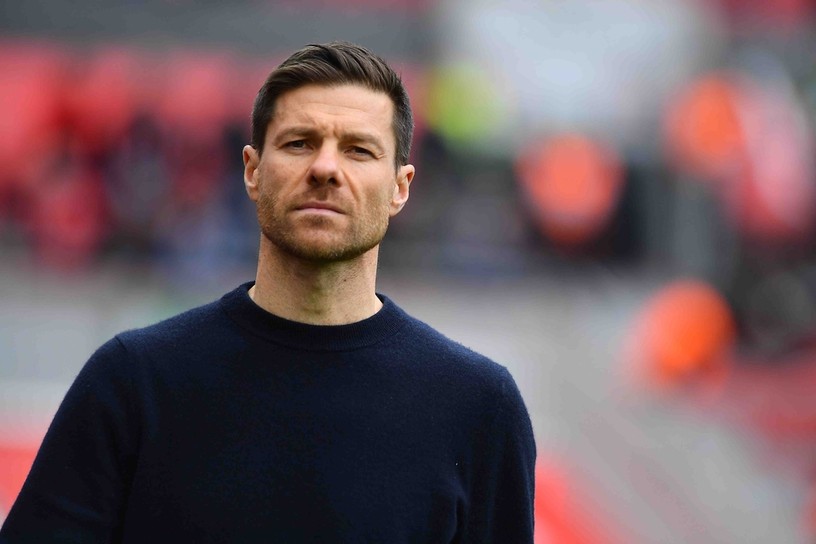 Xabi Alonso Against Blurred Stadium